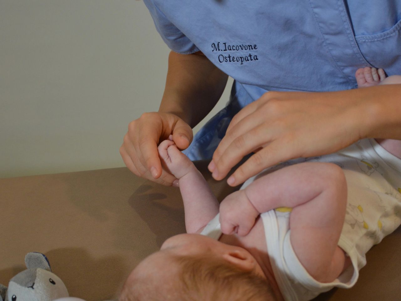 Trattamento osteopatico per coliche neonatali